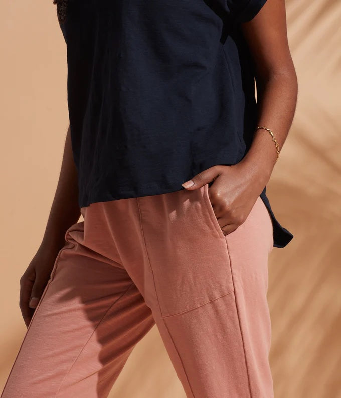 Genesis Jogger, Blush