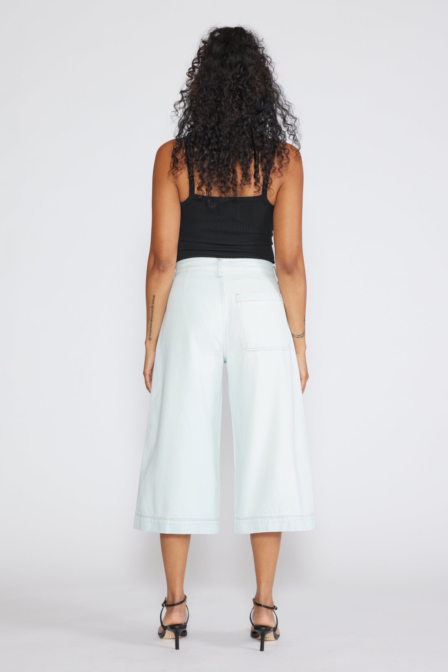 Darcy Culotte, Desert Island