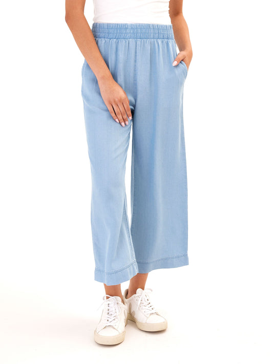 Harlowe Chambray Crop Pant, Light Wash