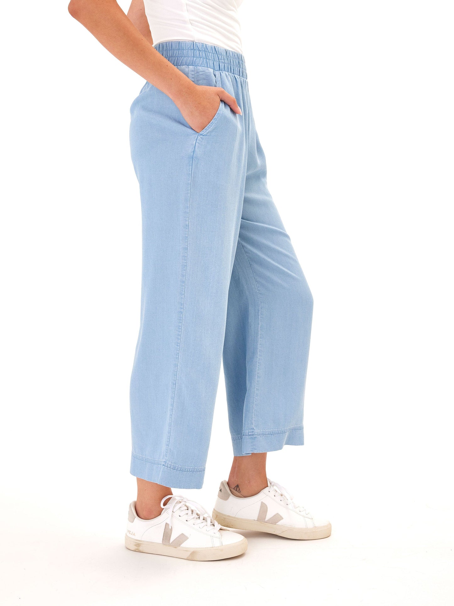 Harlowe Chambray Crop Pant, Light Wash