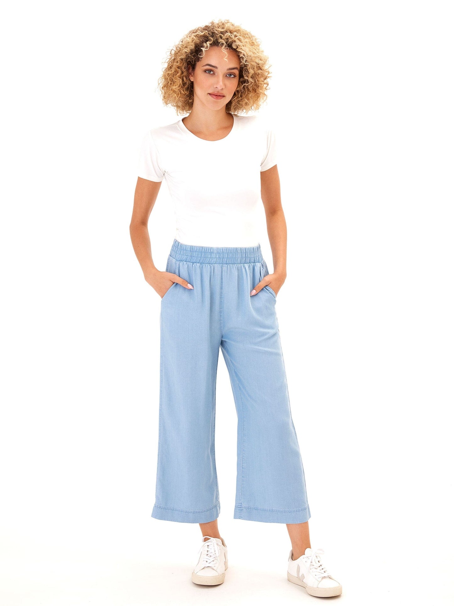 Harlowe Chambray Crop Pant, Light Wash